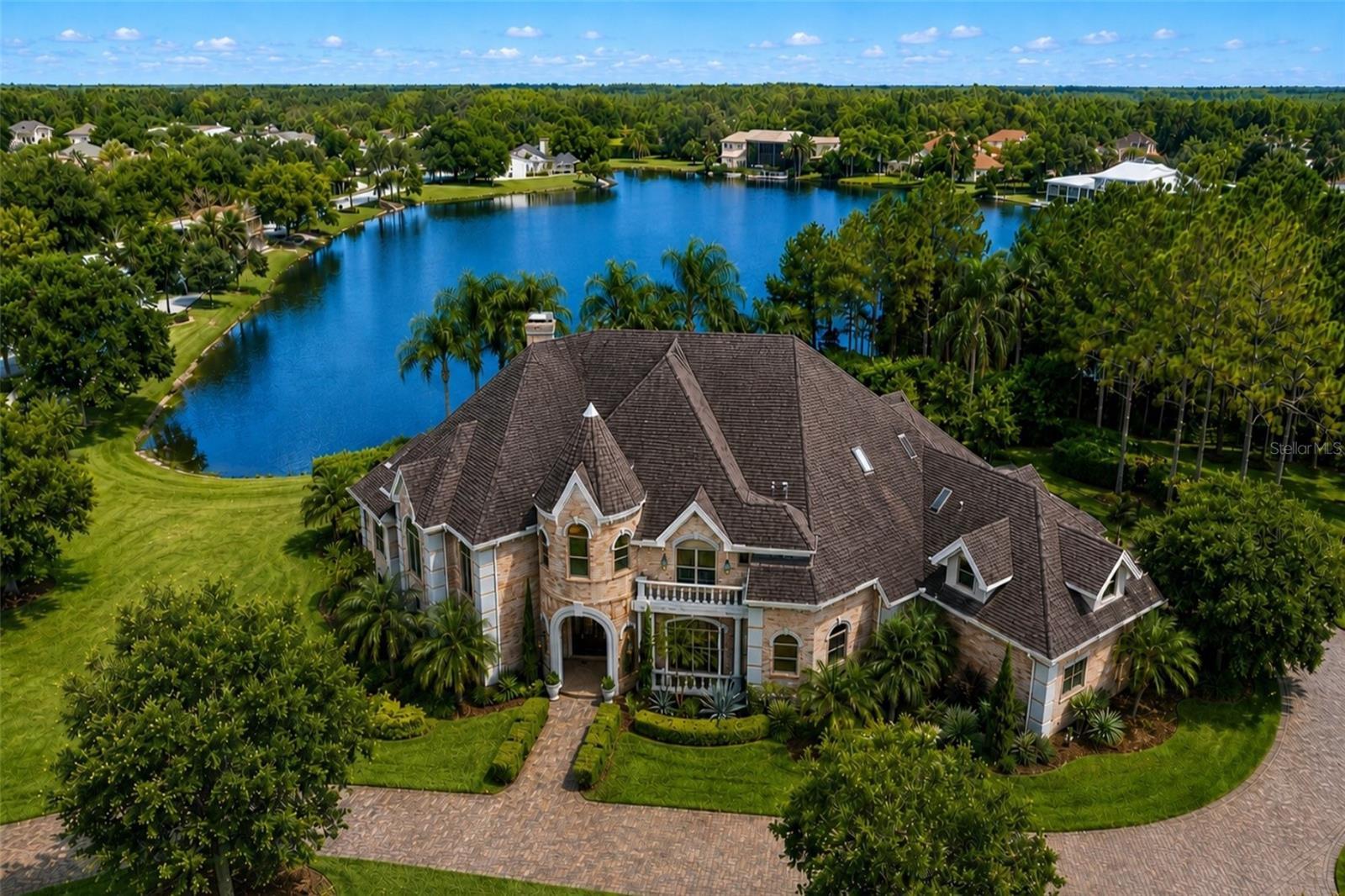 Single Family Residence in LUTZ, FL - Daniel Dourado