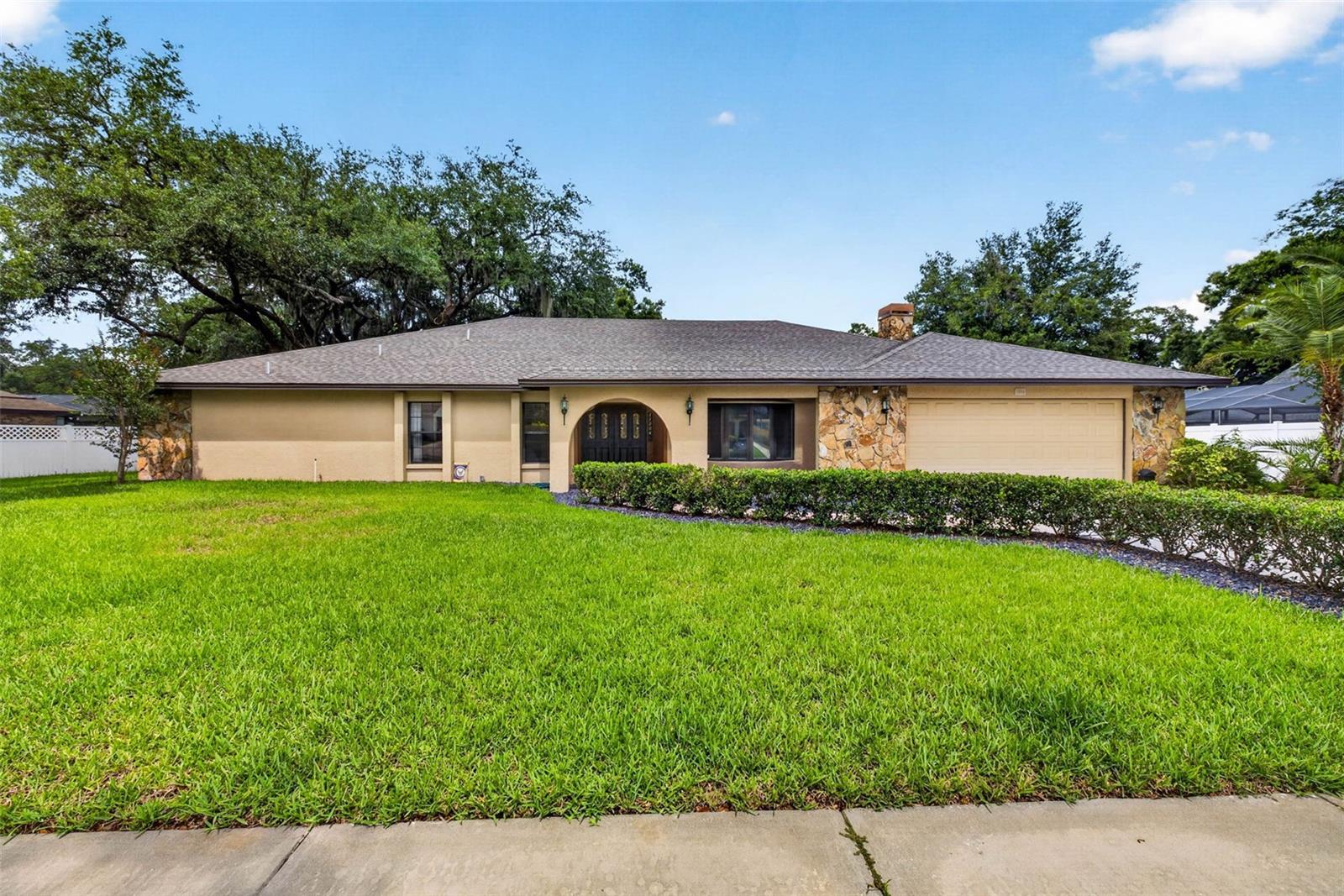 Single Family Residence em TEMPLE TERRACE, FL - Daniel Dourado