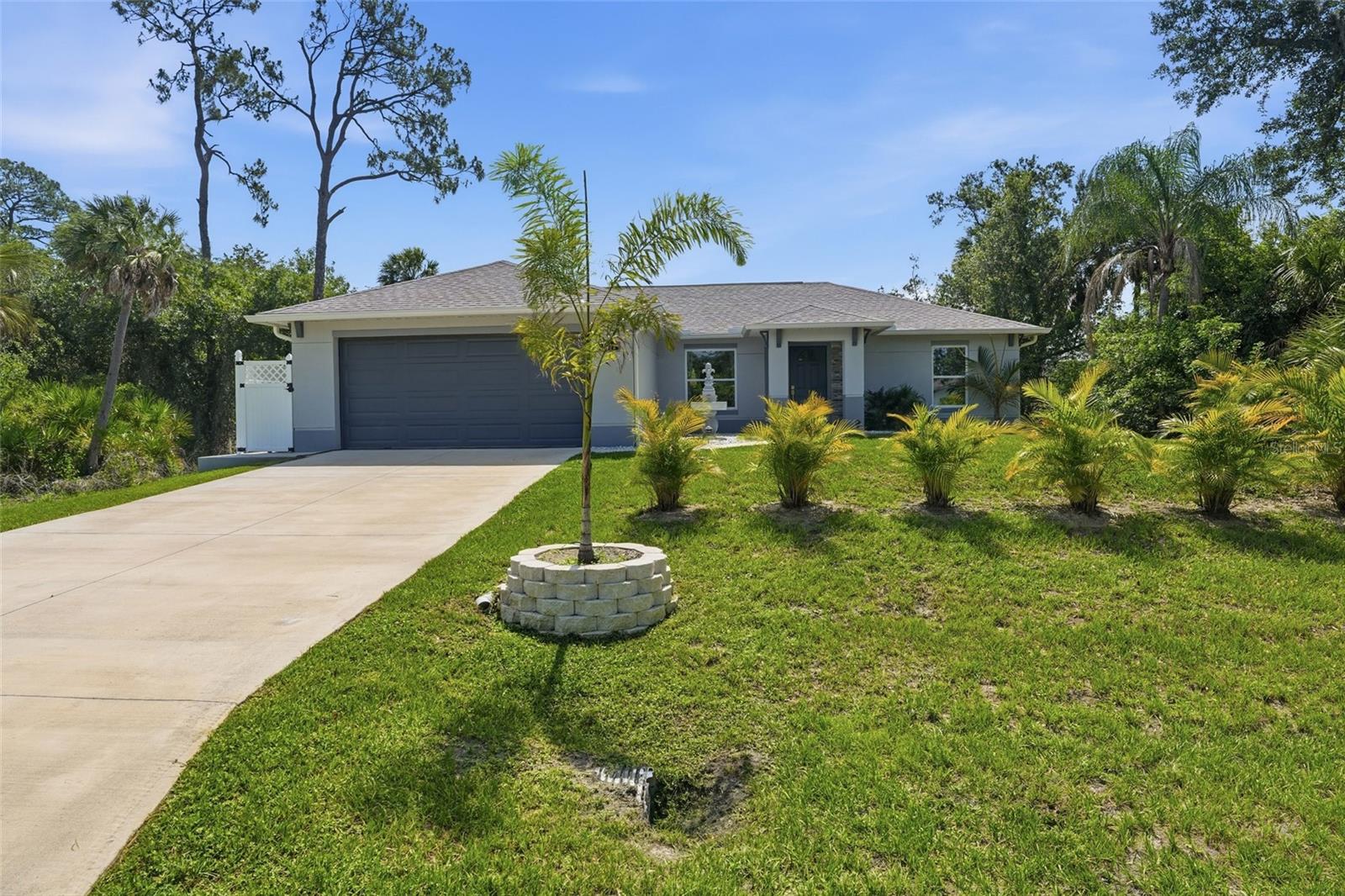 Single Family Residence in PORT CHARLOTTE, FL - Daniel Dourado