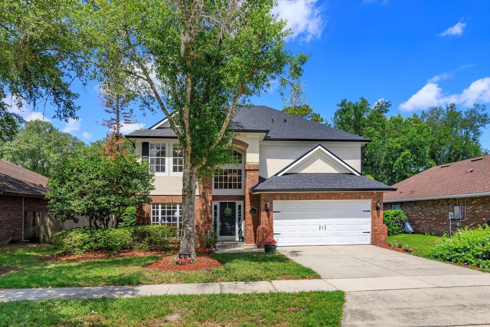 Single Family Residence in OVIEDO, FL - Daniel Dourado