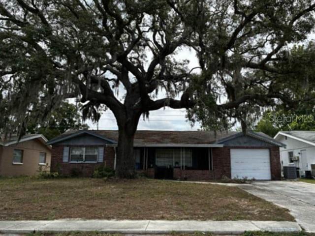 Single Family Residence in PORT RICHEY, FL - Daniel Dourado