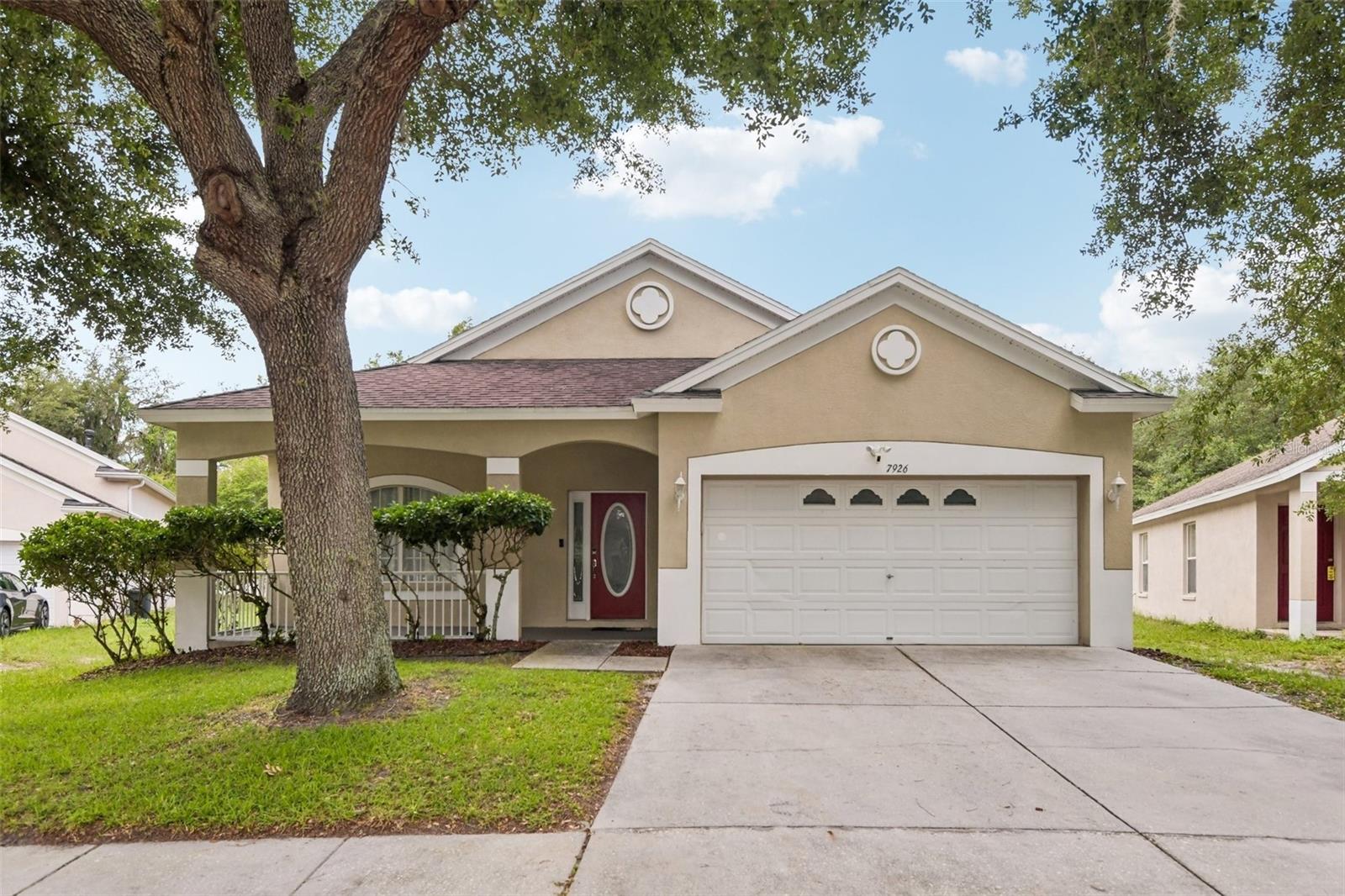 Single Family Residence em TEMPLE TERRACE, FL - Daniel Dourado
