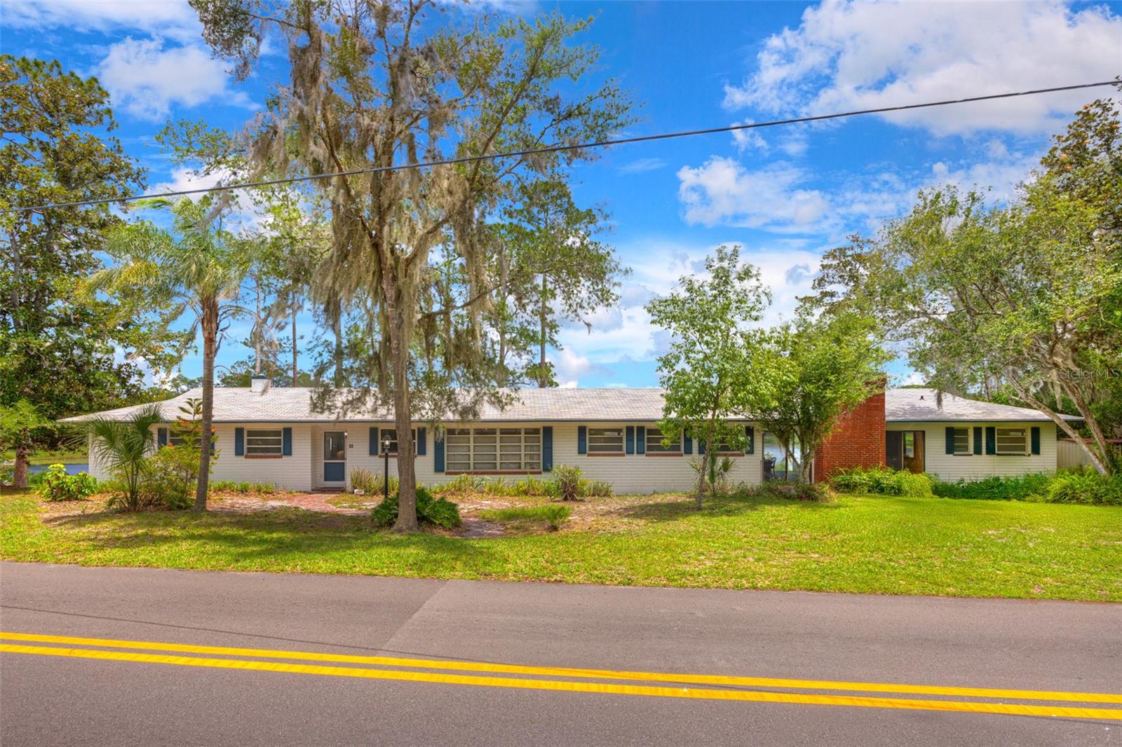 Single Family Residence em DELAND, FL - Daniel Dourado