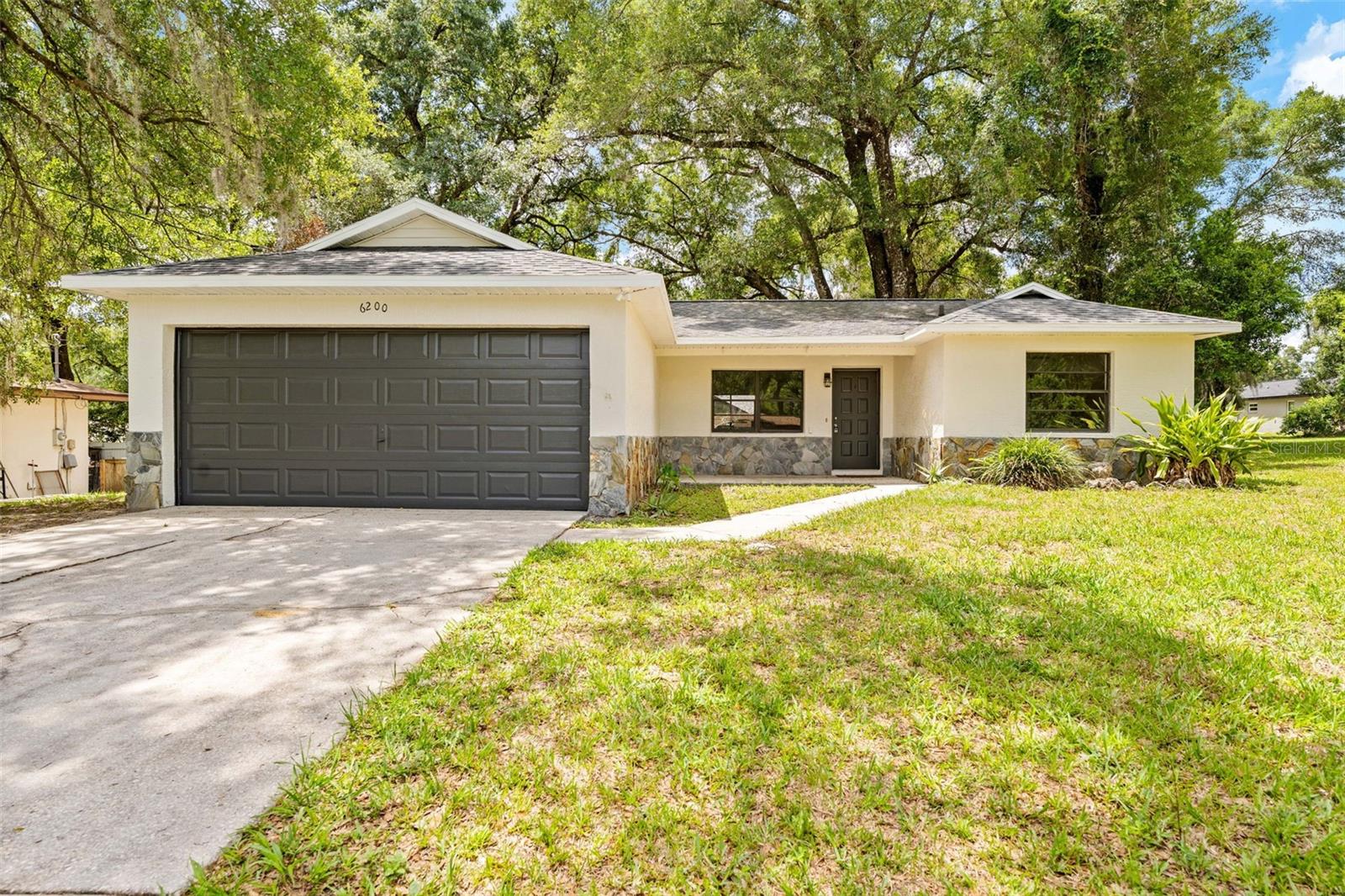 Single Family Residence em INVERNESS, FL - Daniel Dourado
