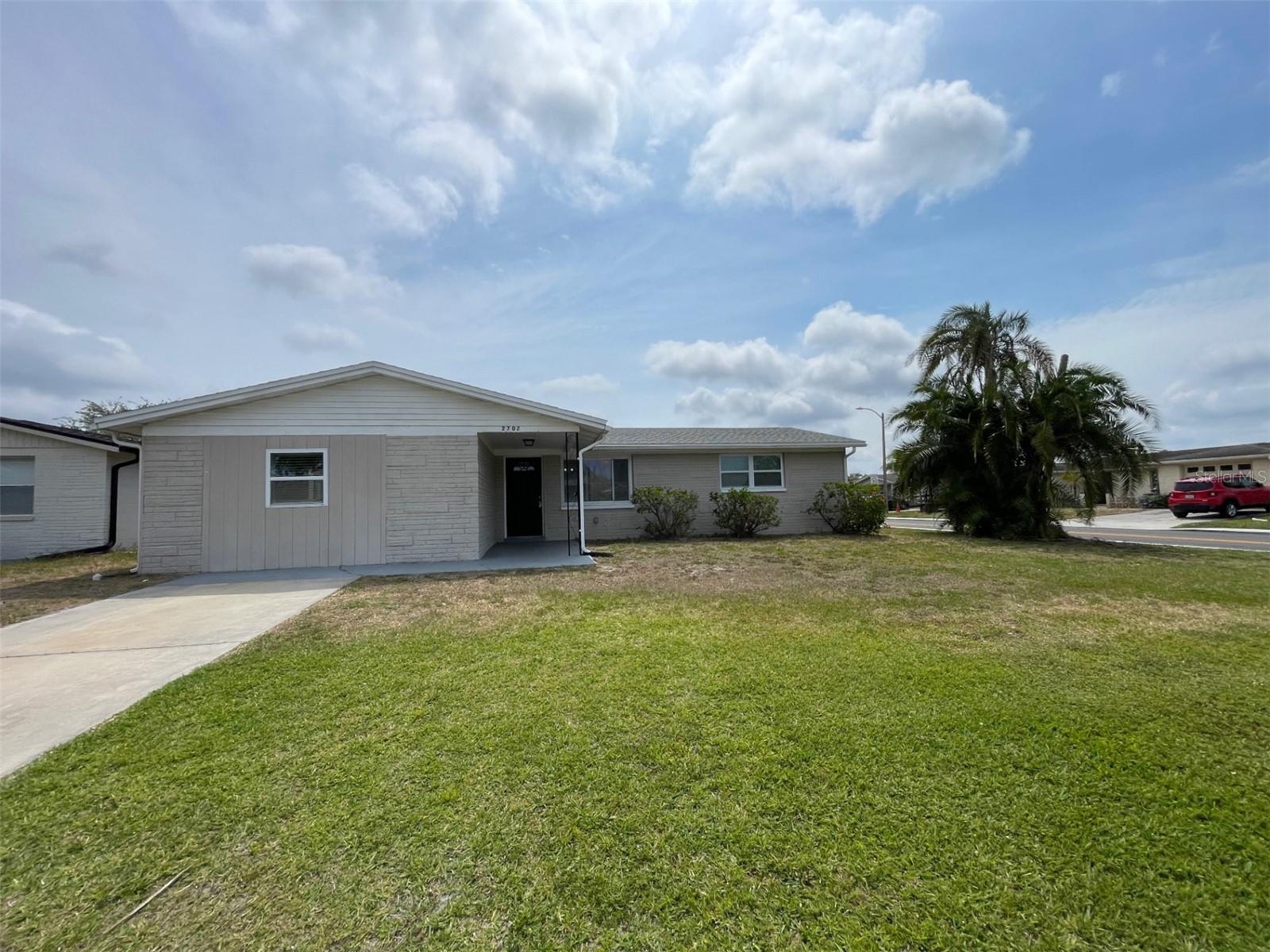 Single Family Residence em HOLIDAY, FL - Daniel Dourado