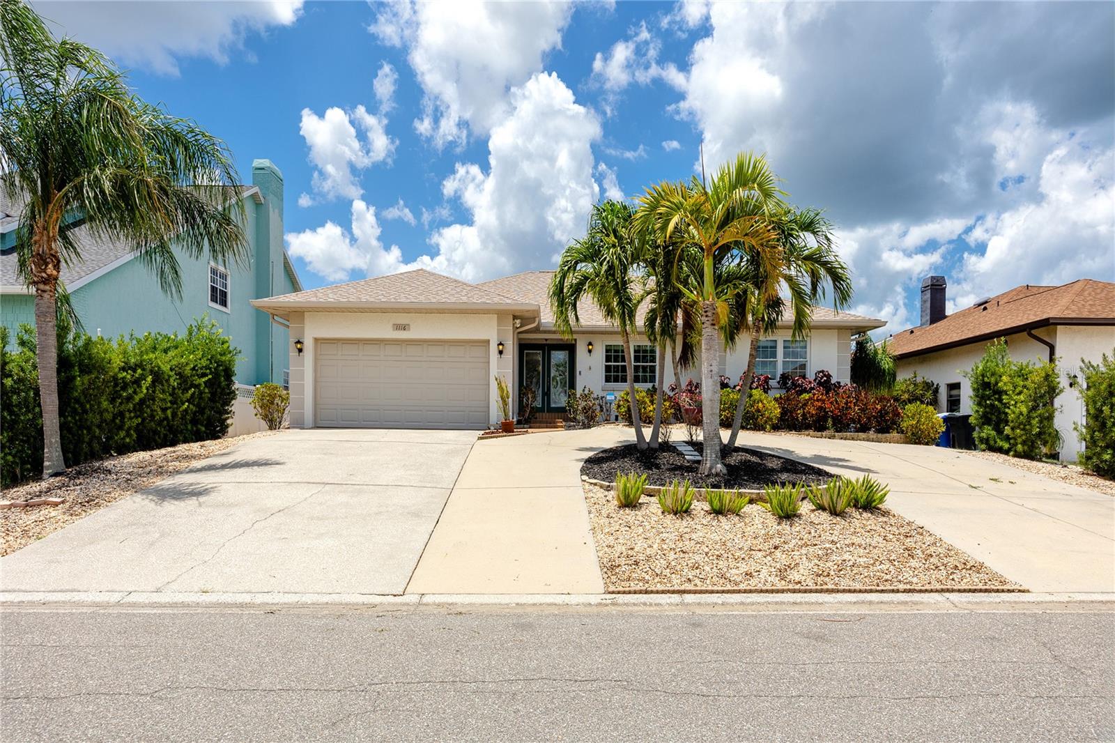 Single Family Residence in APOLLO BEACH, FL - Daniel Dourado