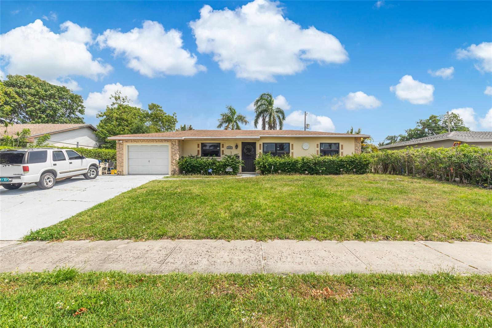 Single Family Residence em LAKE PARK, FL - Daniel Dourado
