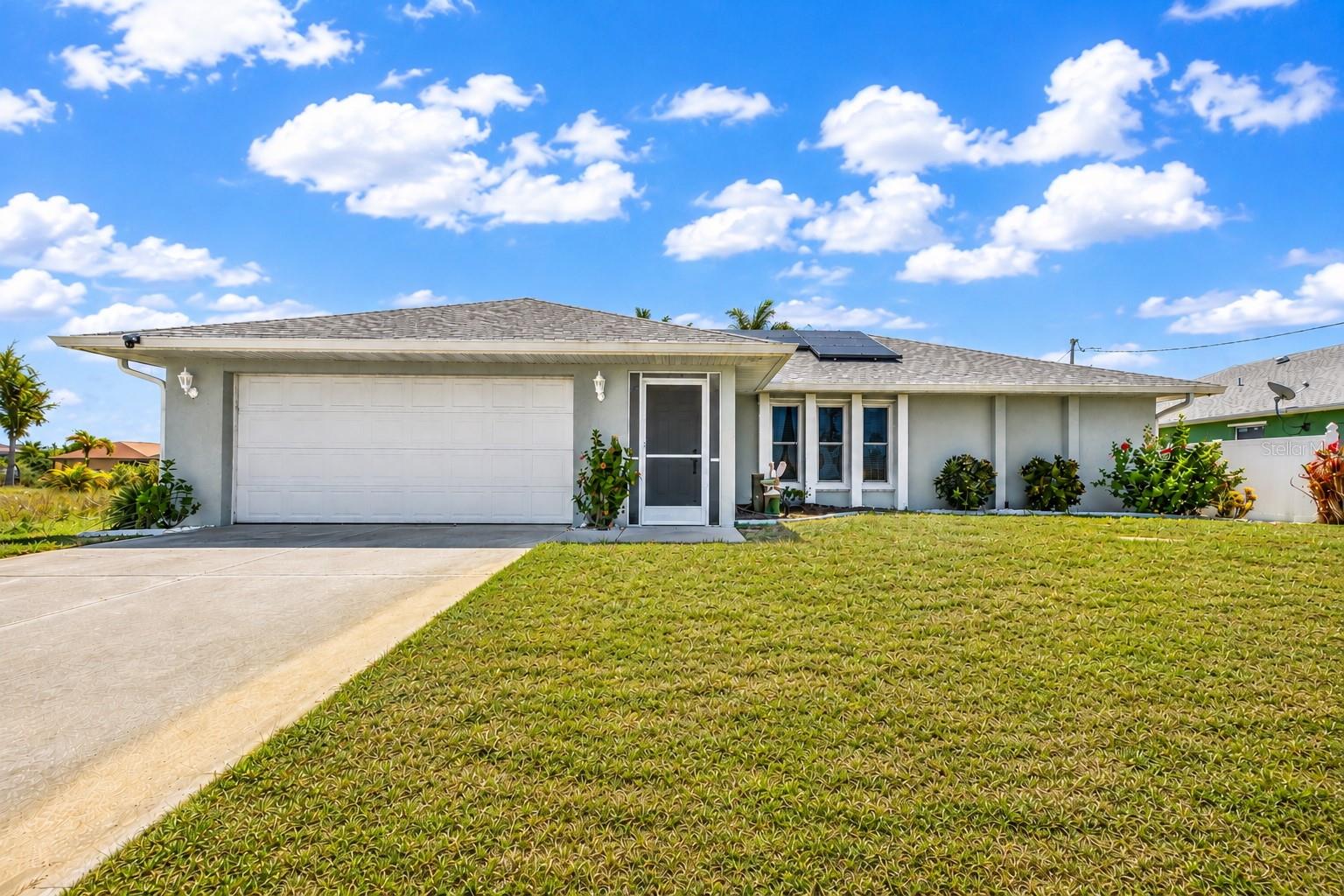 Single Family Residence in PORT CHARLOTTE, FL - Daniel Dourado