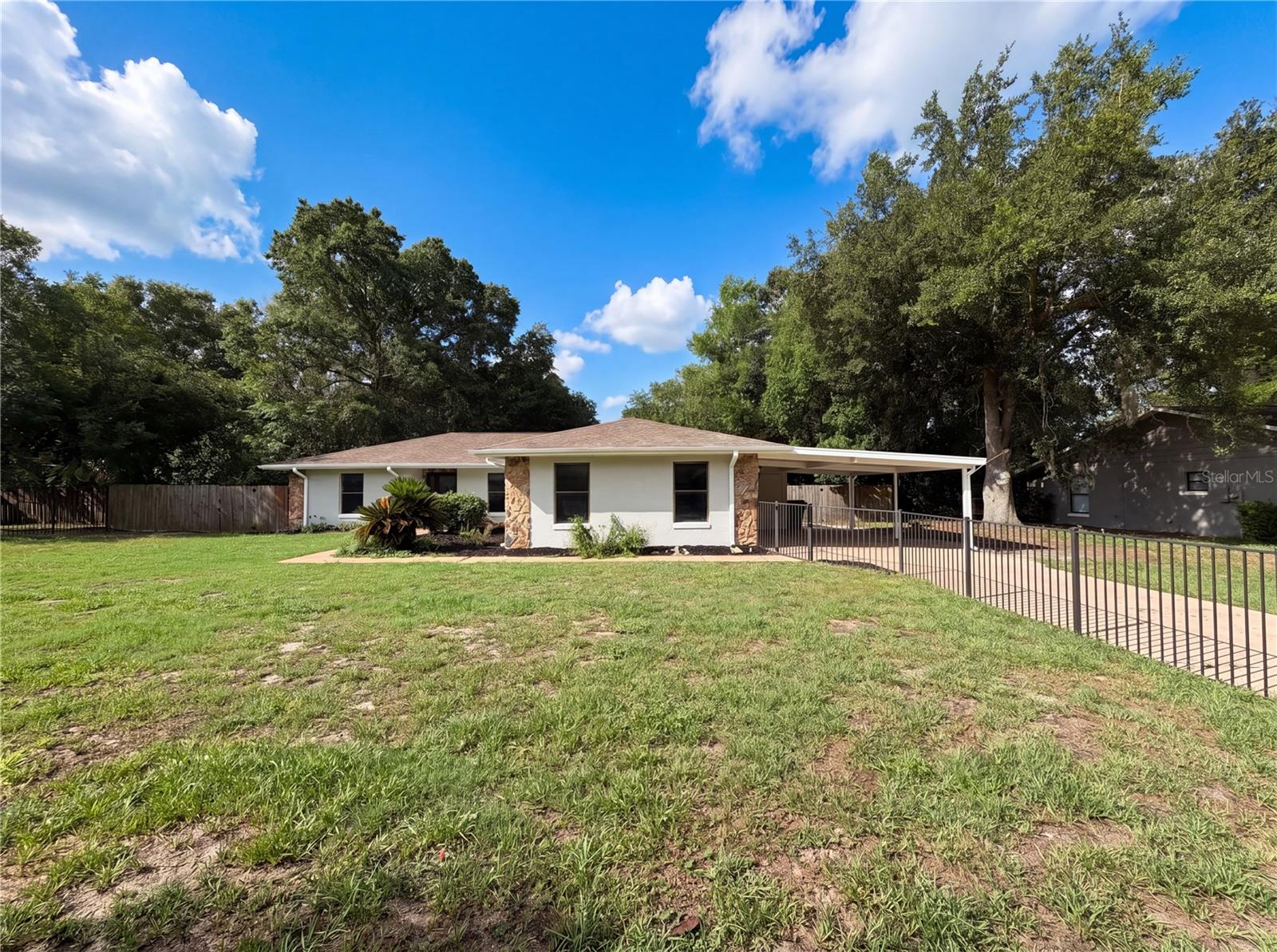 Single Family Residence in OCALA, FL - Daniel Dourado