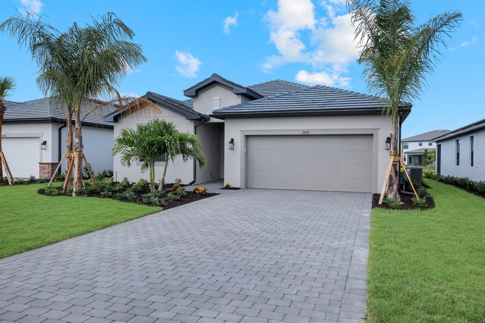 Single Family Residence in ESTERO, FL - Daniel Dourado