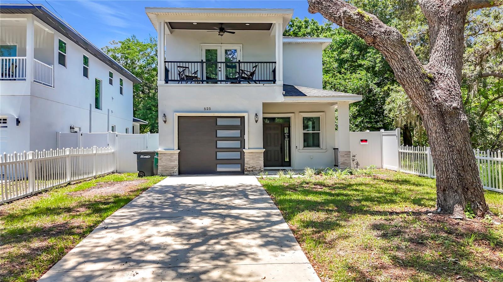 Single Family Residence em SAFETY HARBOR, FL - Daniel Dourado