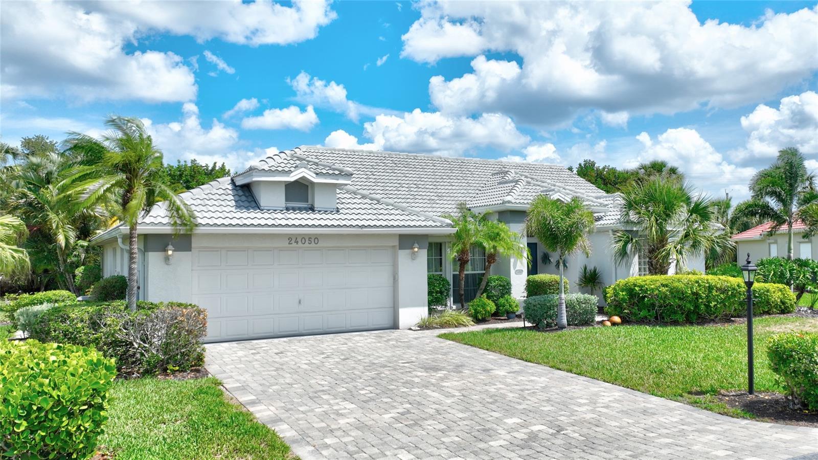 Single Family Residence in PUNTA GORDA, FL - Daniel Dourado