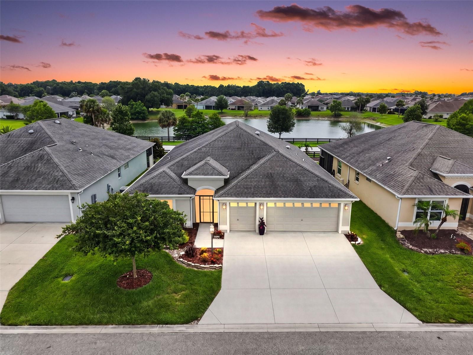 Single Family Residence in THE VILLAGES, FL - Daniel Dourado