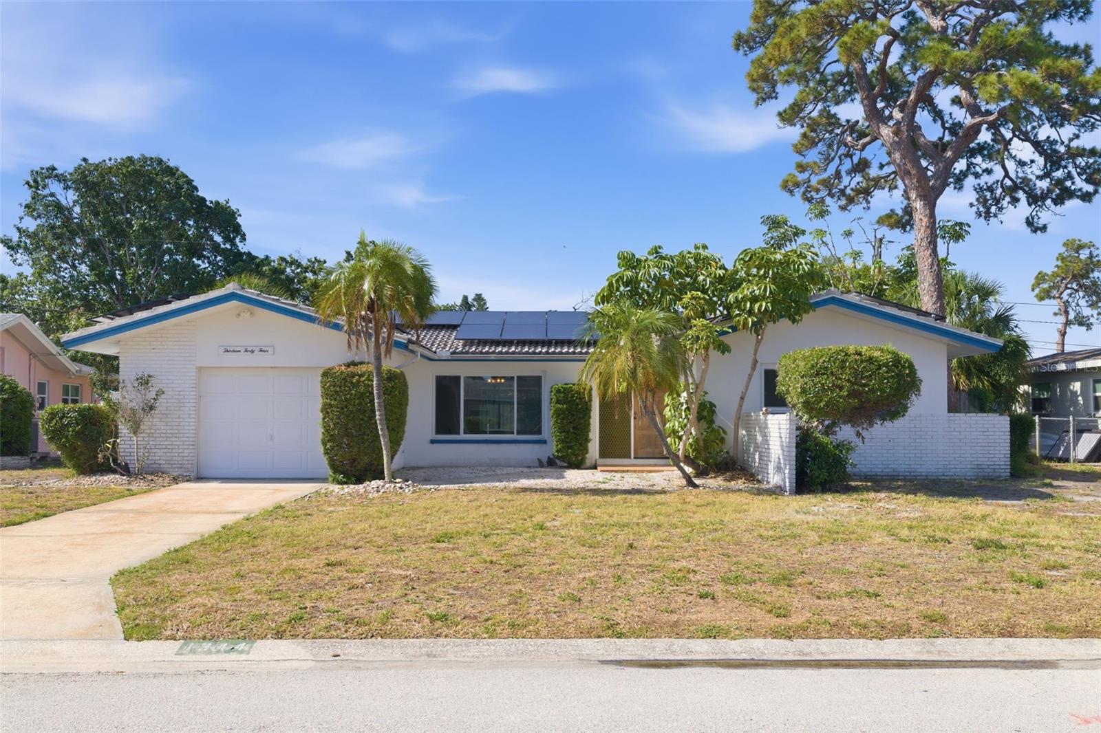 Single Family Residence em ST PETERSBURG, FL - Daniel Dourado