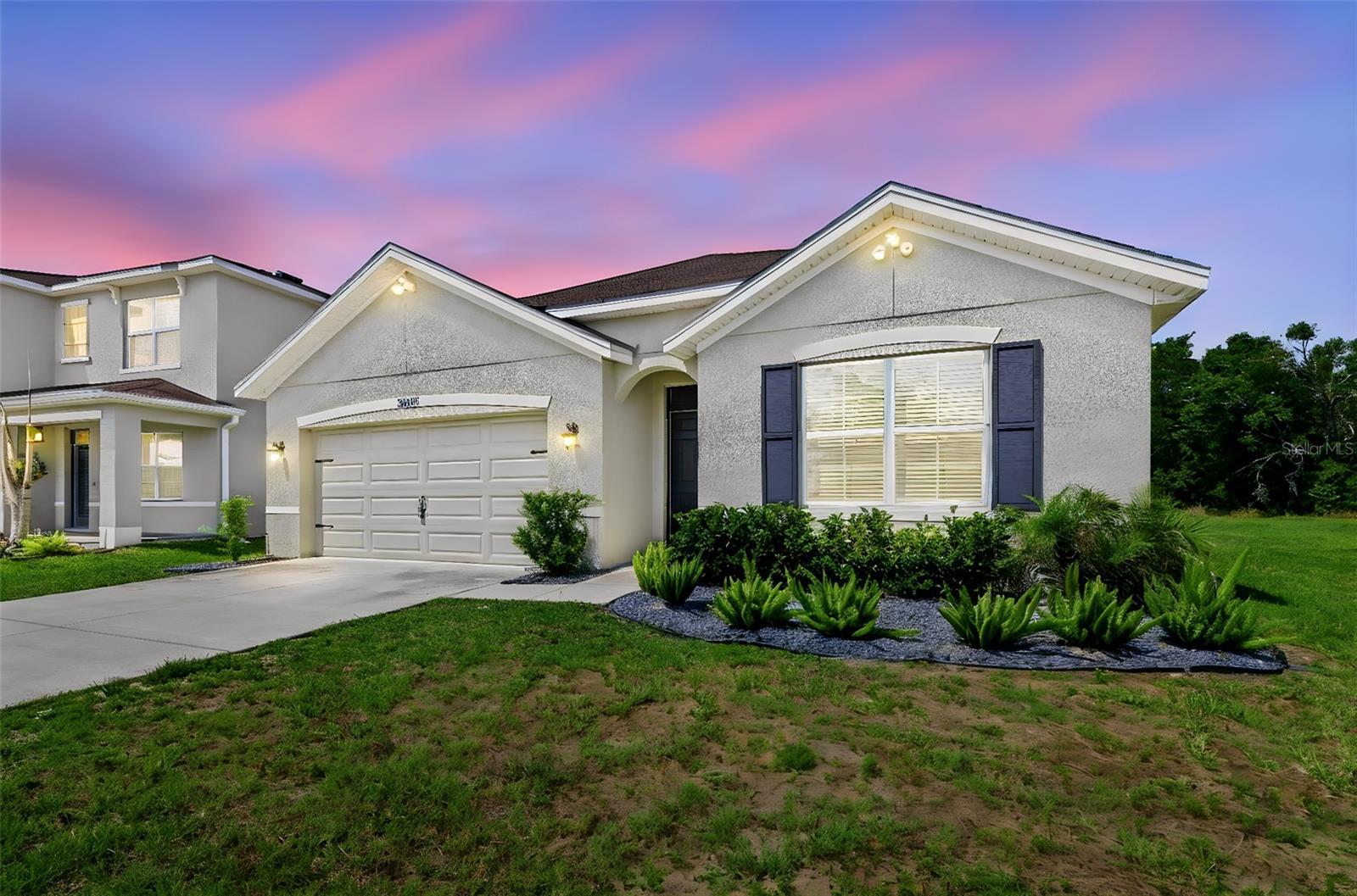 Single Family Residence in WESLEY CHAPEL, FL - Daniel Dourado