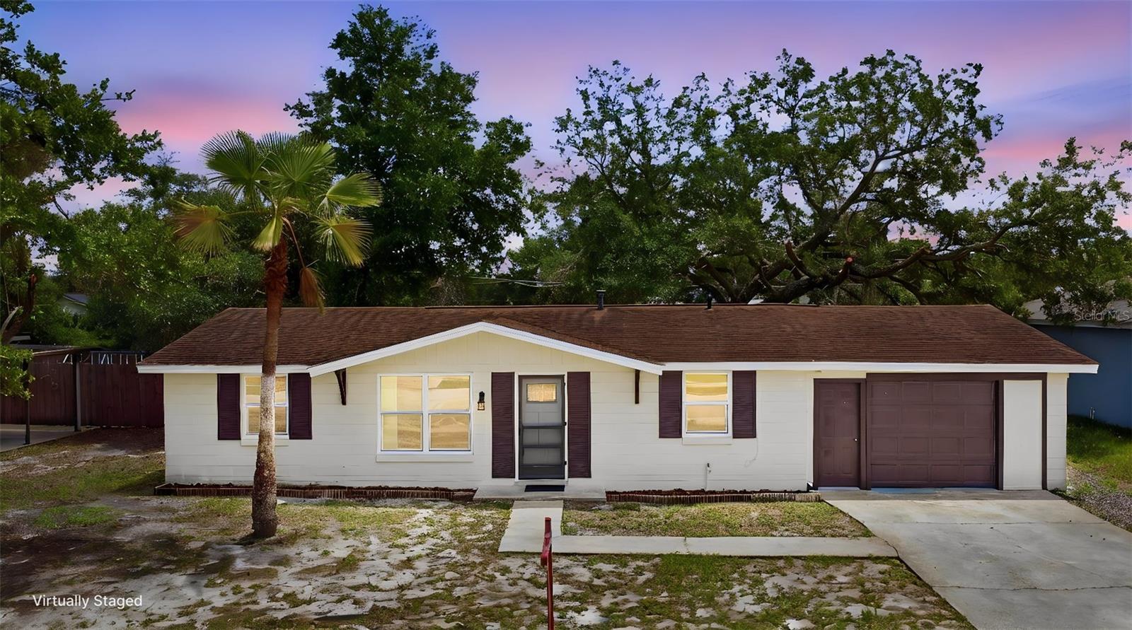 Single Family Residence em DELTONA, FL - Daniel Dourado
