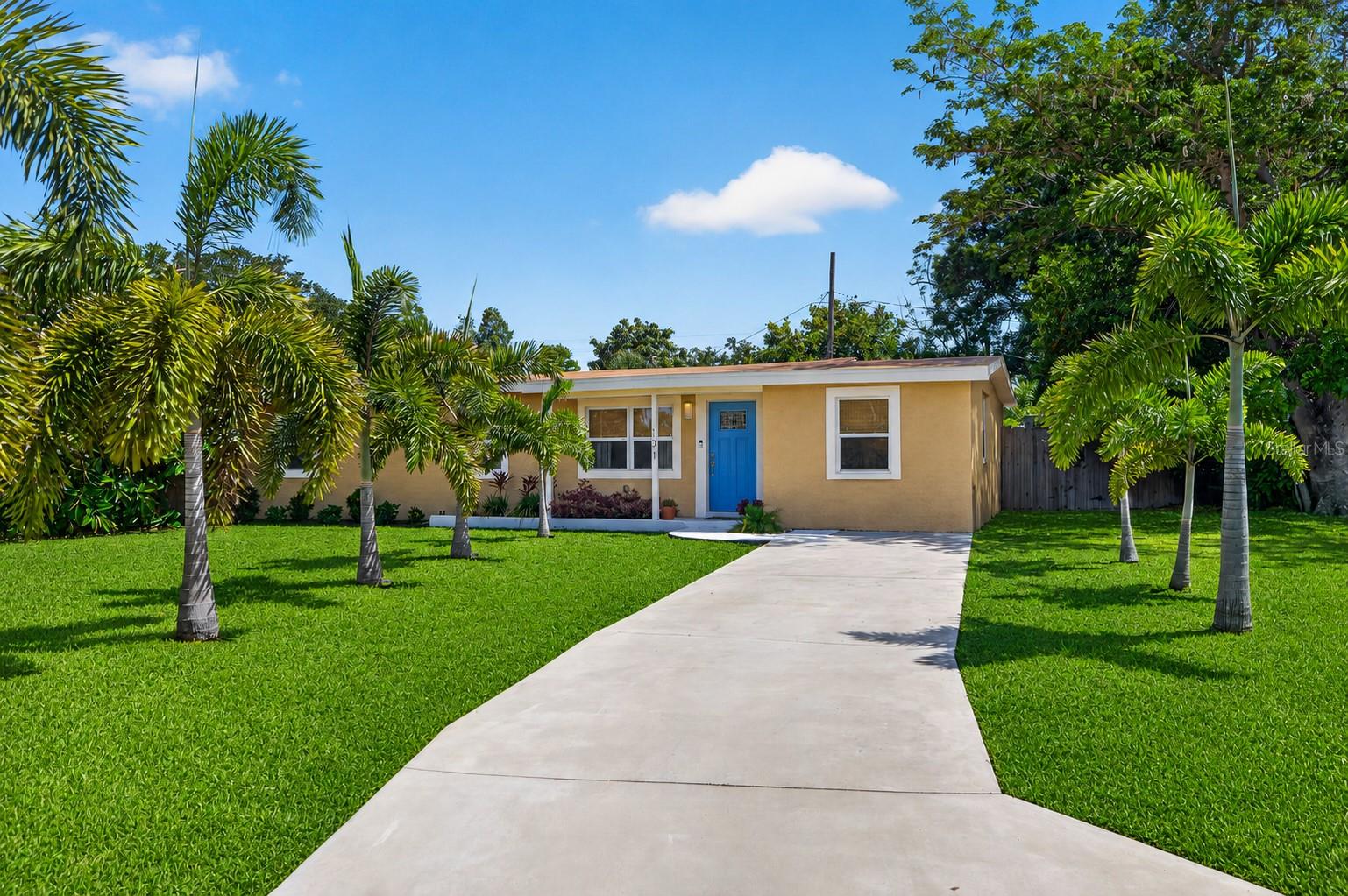 Single Family Residence em ST PETERSBURG, FL - Daniel Dourado