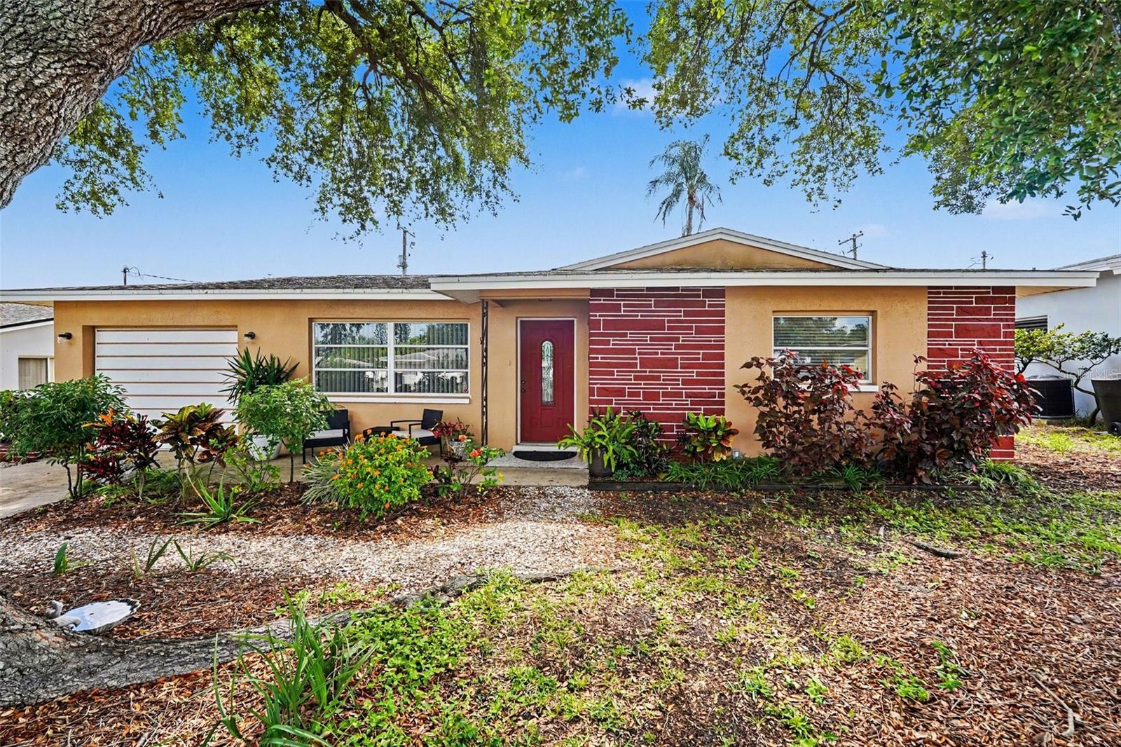 Single Family Residence em CLEARWATER, FL - Daniel Dourado