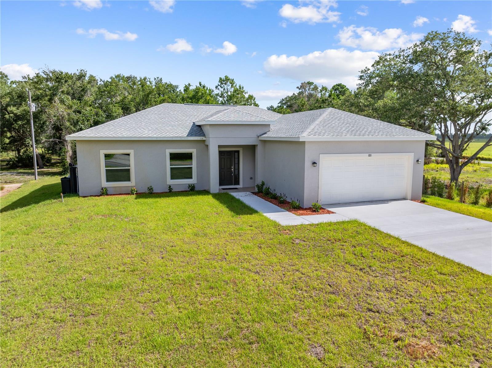 Single Family Residence in KENANSVILLE, FL - Daniel Dourado