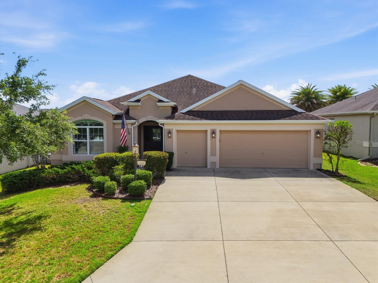 Single Family Residence in THE VILLAGES, FL - Daniel Dourado