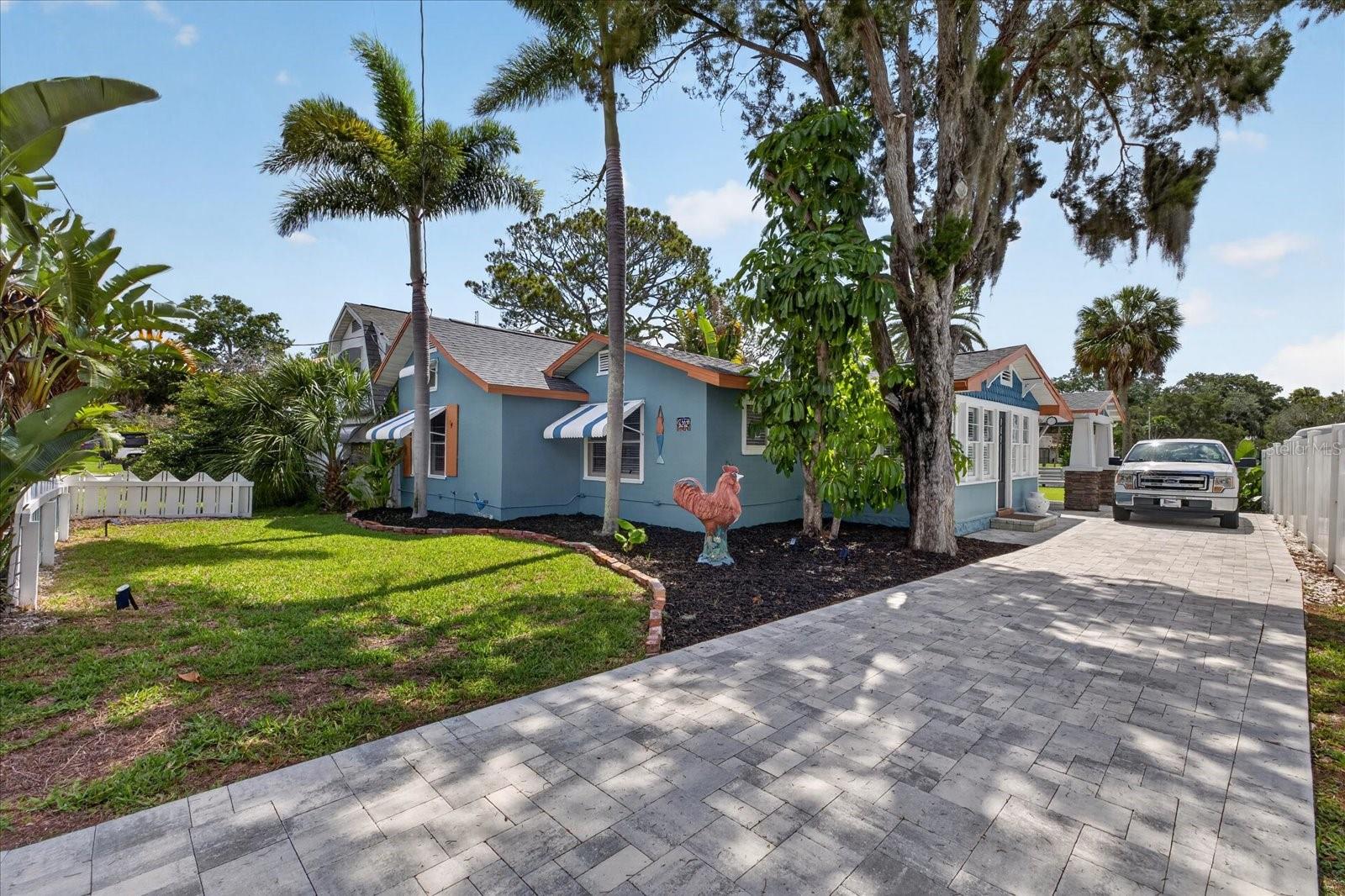 Single Family Residence in NEW PORT RICHEY, FL - Daniel Dourado