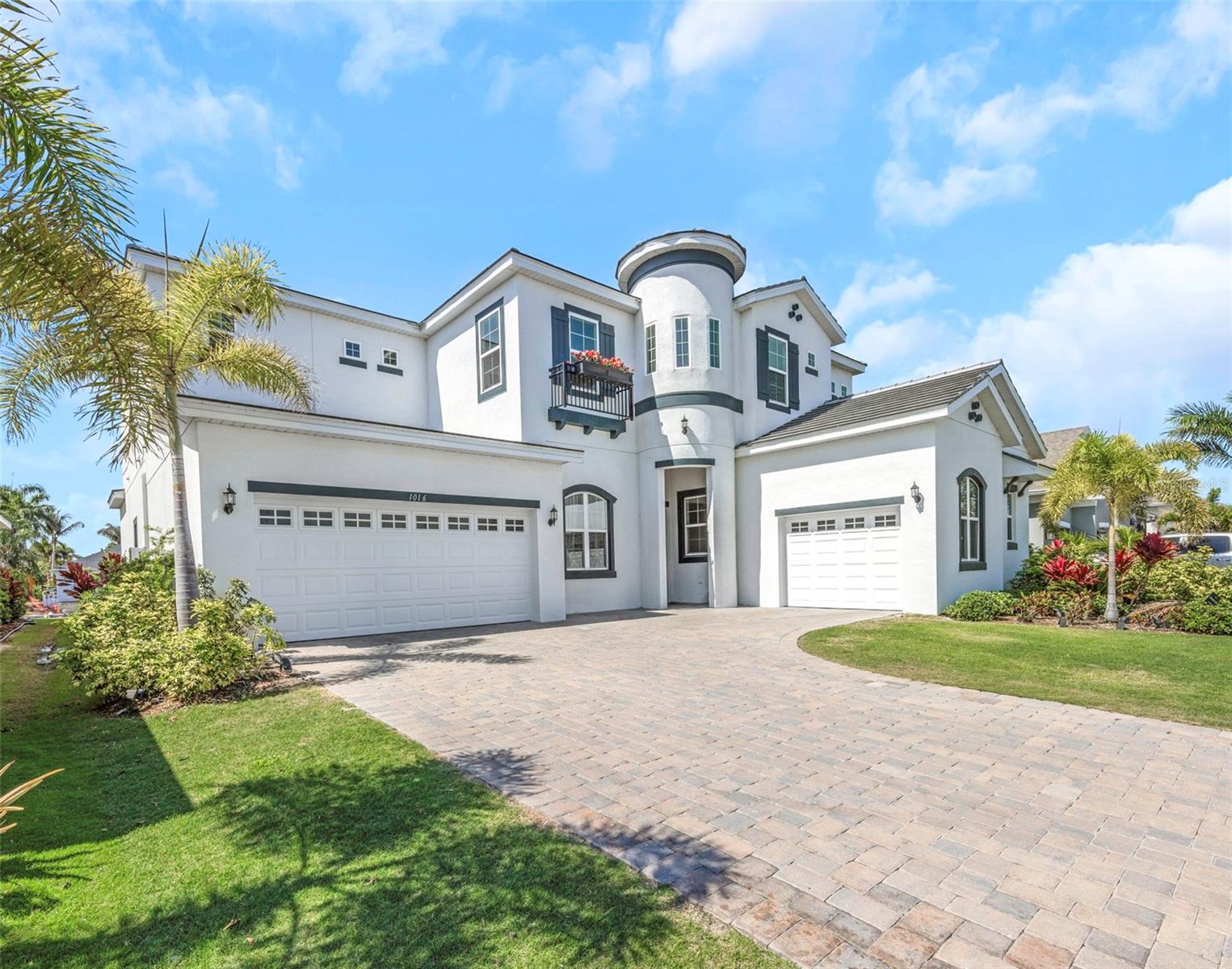 Single Family Residence in APOLLO BEACH, FL - Daniel Dourado
