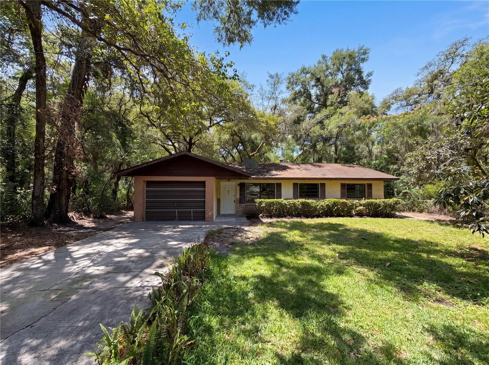 Single Family Residence em LEESBURG, FL - Daniel Dourado