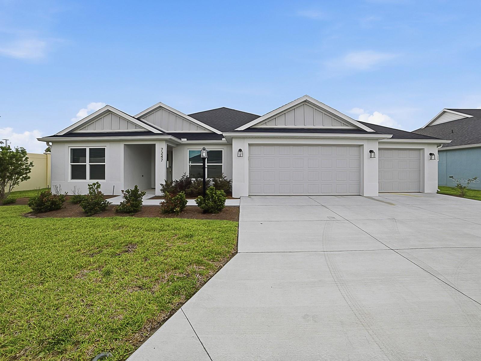 Single Family Residence in THE VILLAGES, FL - Daniel Dourado