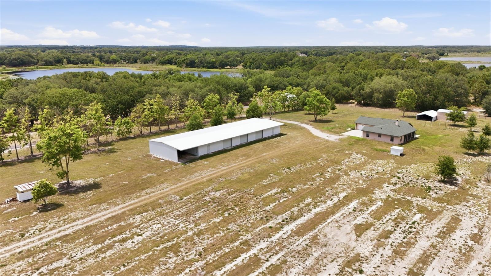 Single Family Residence em UMATILLA, FL - Daniel Dourado