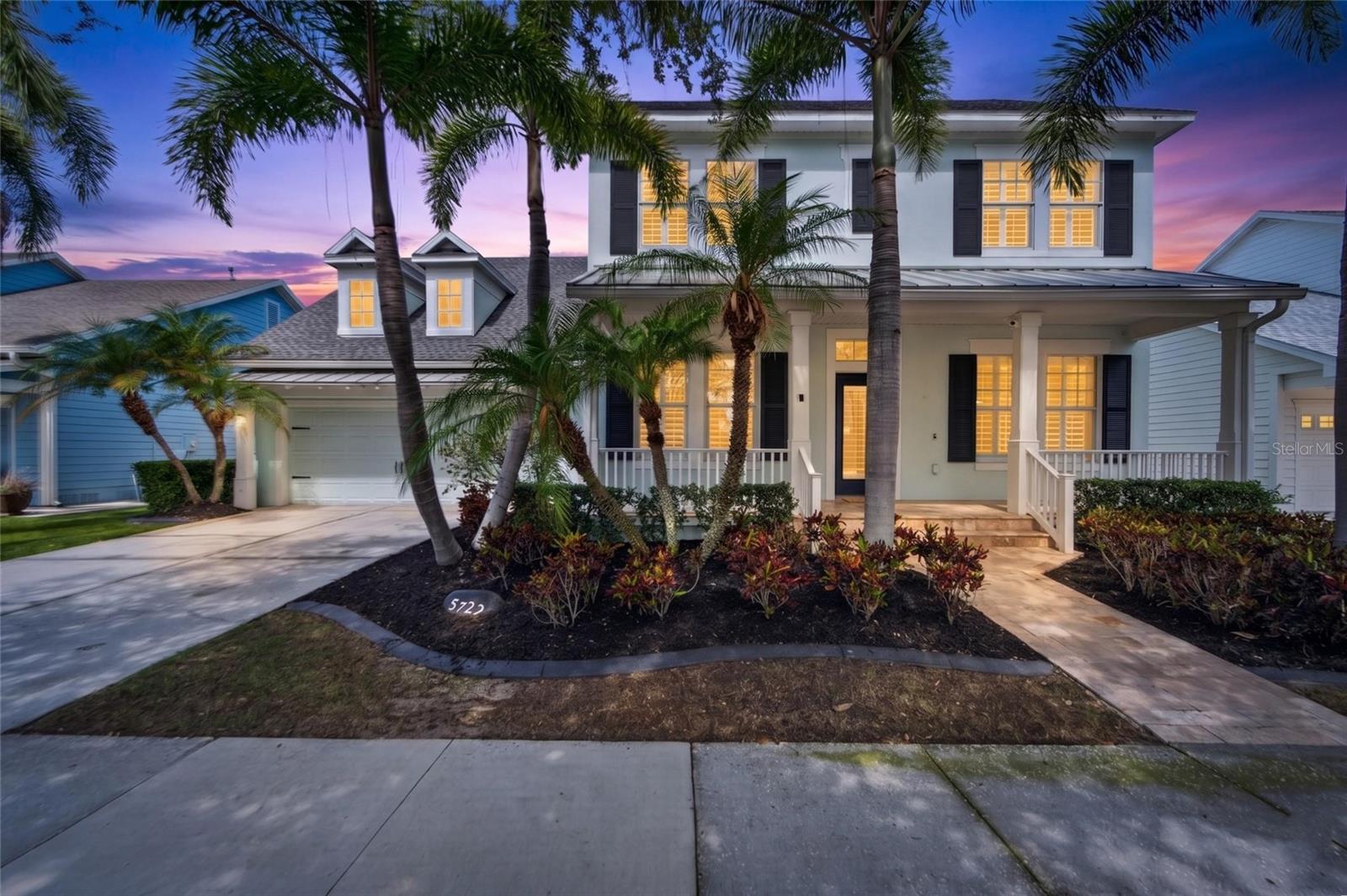Single Family Residence in APOLLO BEACH, FL - Daniel Dourado