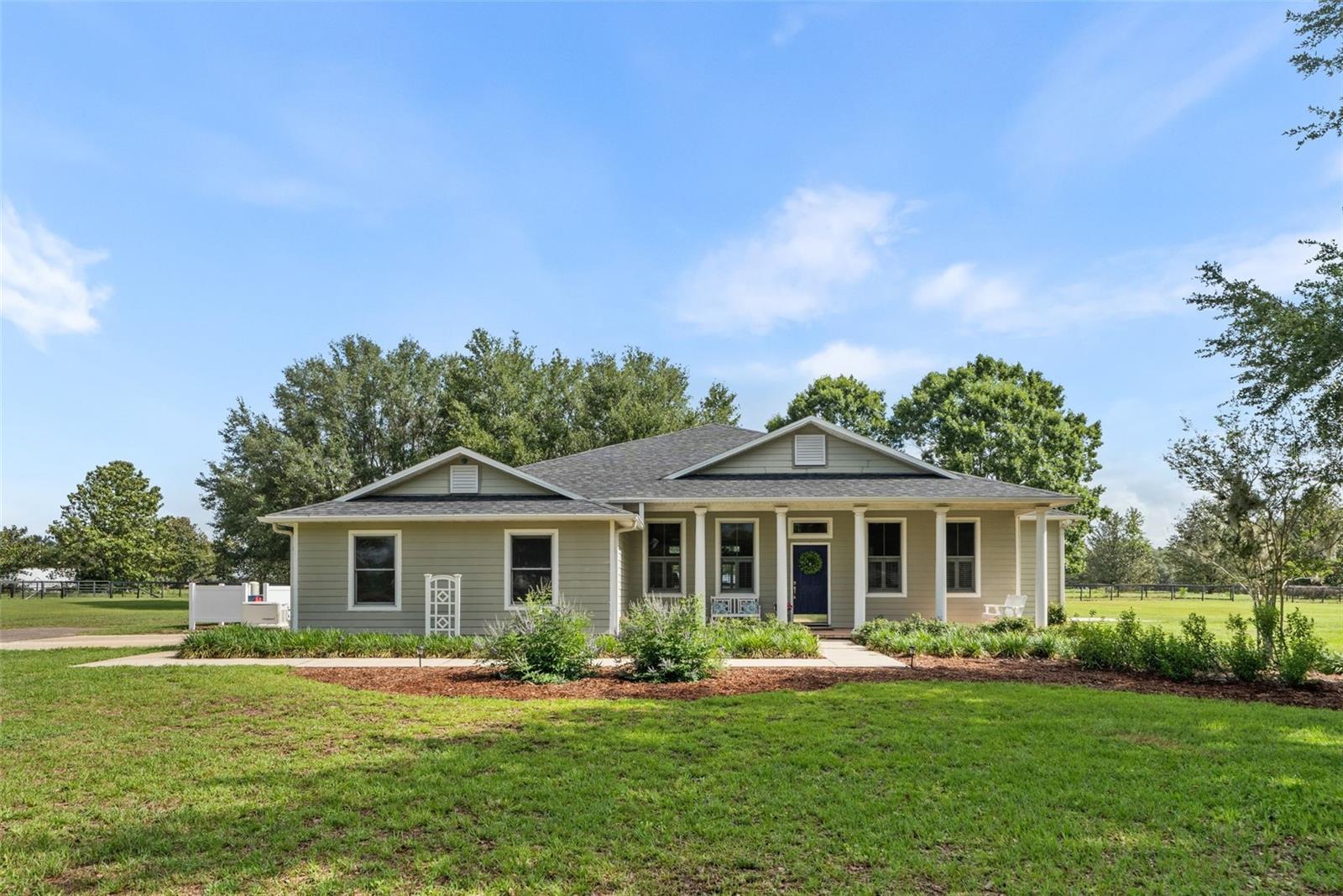 Single Family Residence em ALACHUA, FL - Daniel Dourado