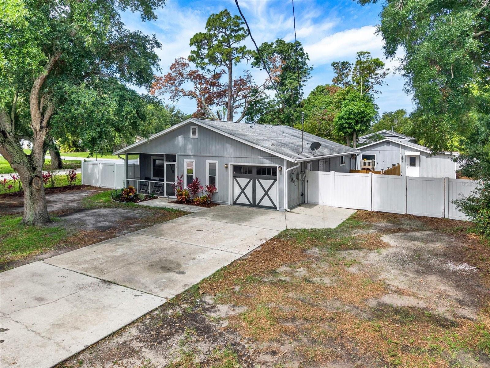 Single Family Residence em LARGO, FL - Daniel Dourado