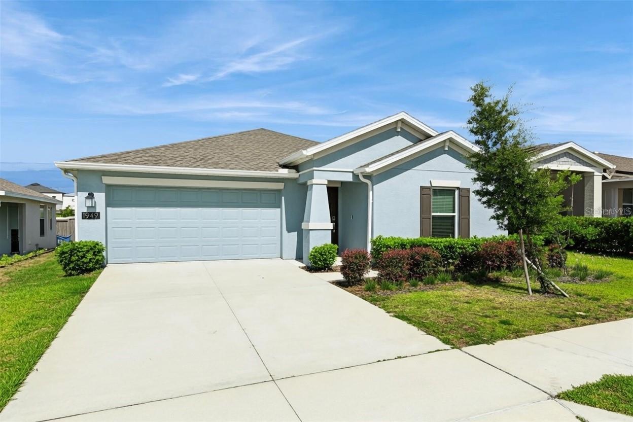 Single Family Residence in GROVELAND, FL - Daniel Dourado