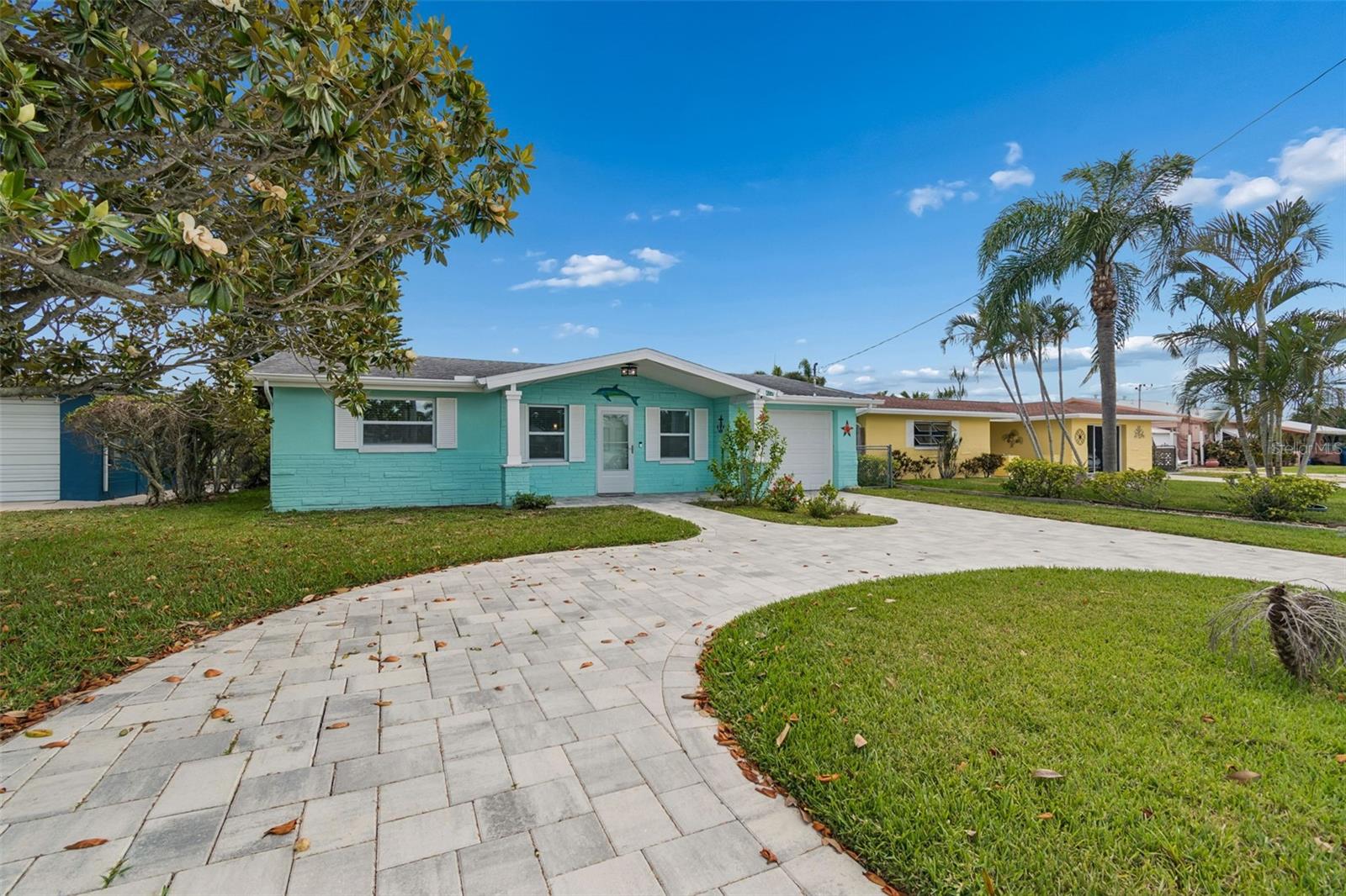 Single Family Residence in NEW PORT RICHEY, FL - Daniel Dourado