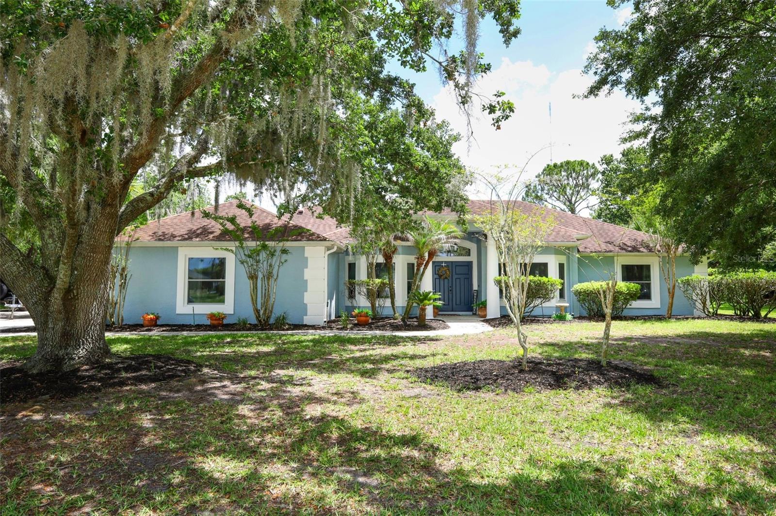 Single Family Residence in OVIEDO, FL - Daniel Dourado