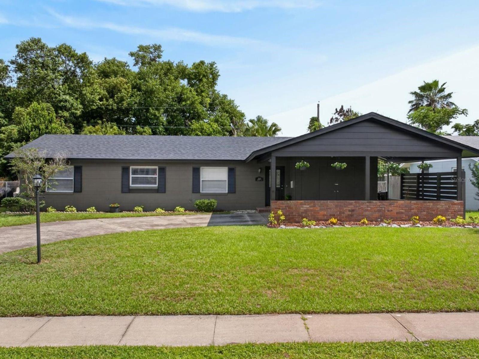 Single Family Residence in WINTER PARK, FL - Daniel Dourado