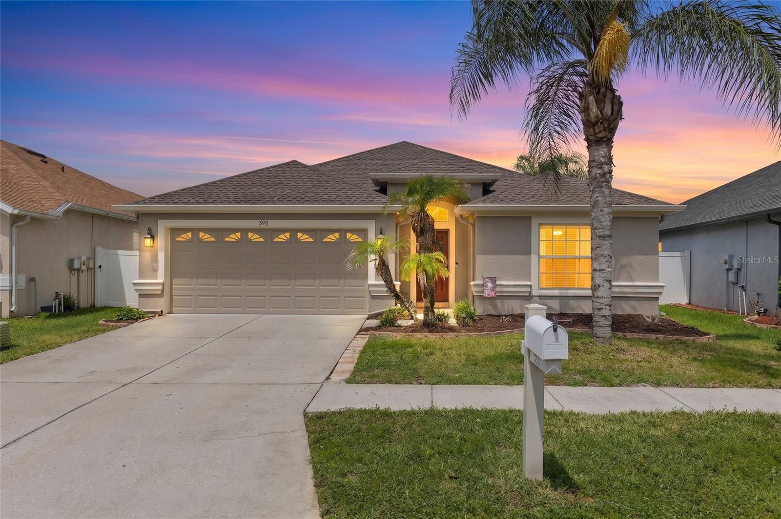 Single Family Residence in WESLEY CHAPEL, FL - Daniel Dourado