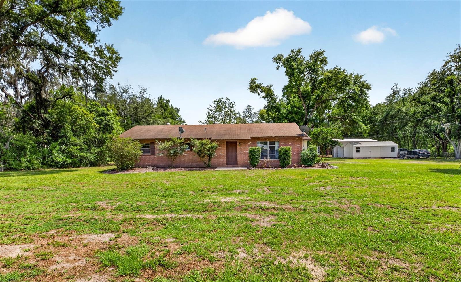 Single Family Residence em ZEPHYRHILLS, FL - Daniel Dourado