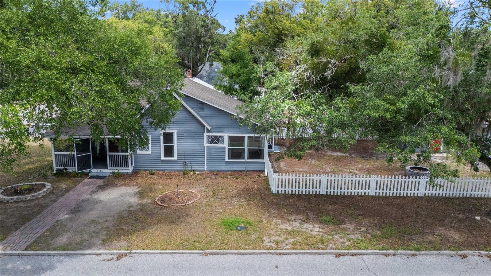 Single Family Residence em ZEPHYRHILLS, FL - Daniel Dourado