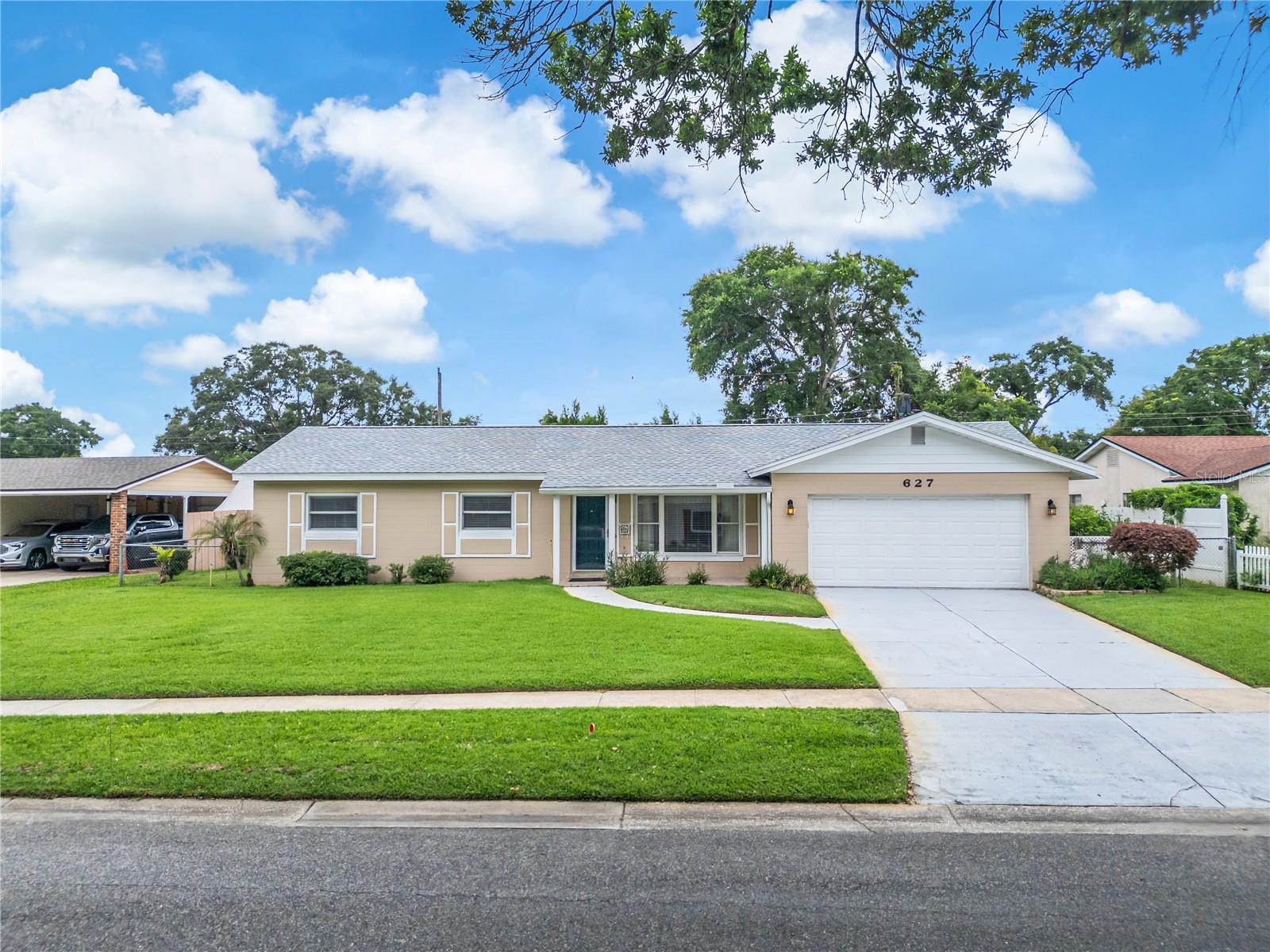 Single Family Residence in ALTAMONTE SPRINGS, FL - Daniel Dourado