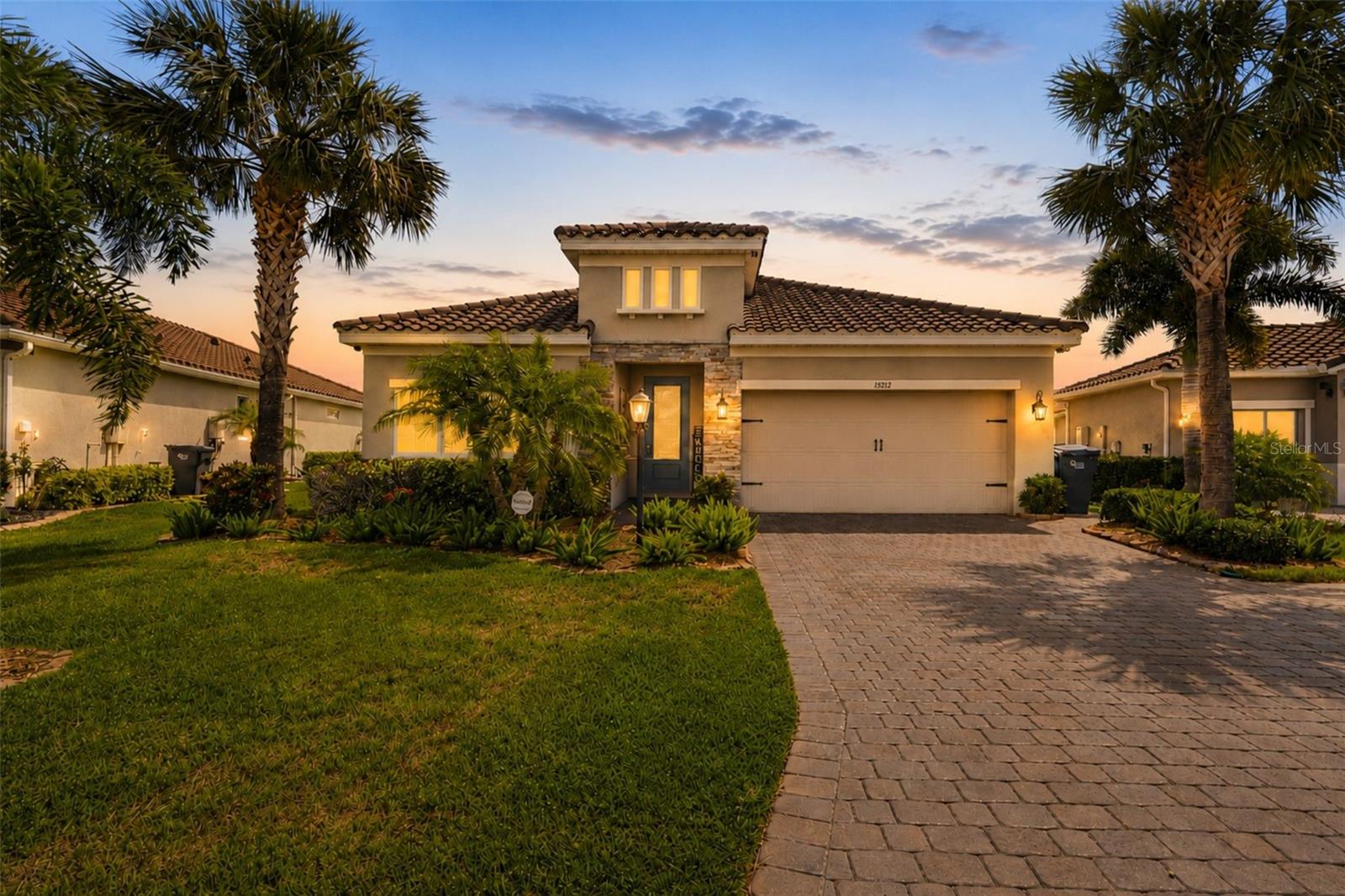 Single Family Residence in LAKEWOOD RANCH, FL - Daniel Dourado