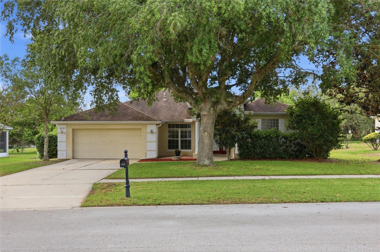 Single Family Residence in APOPKA, FL - Daniel Dourado