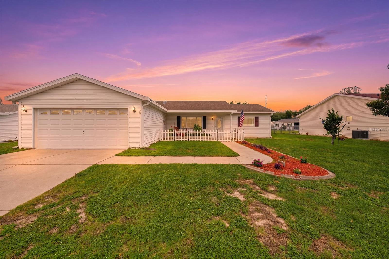 Single Family Residence in SUMMERFIELD, FL - Daniel Dourado