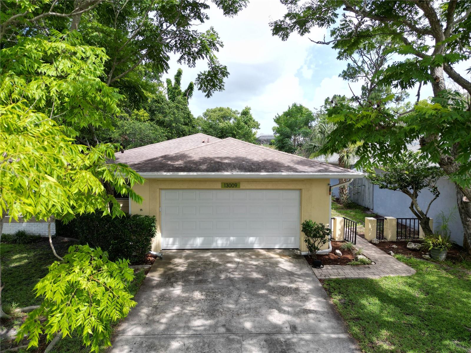Single Family Residence in HUDSON, FL - Daniel Dourado