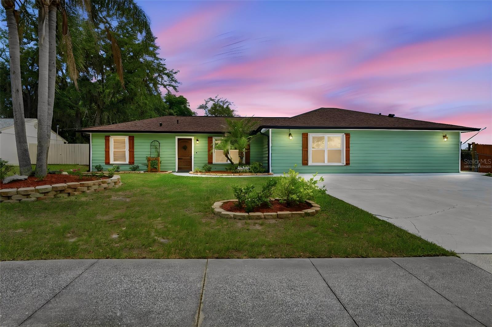 Single Family Residence em DELTONA, FL - Daniel Dourado