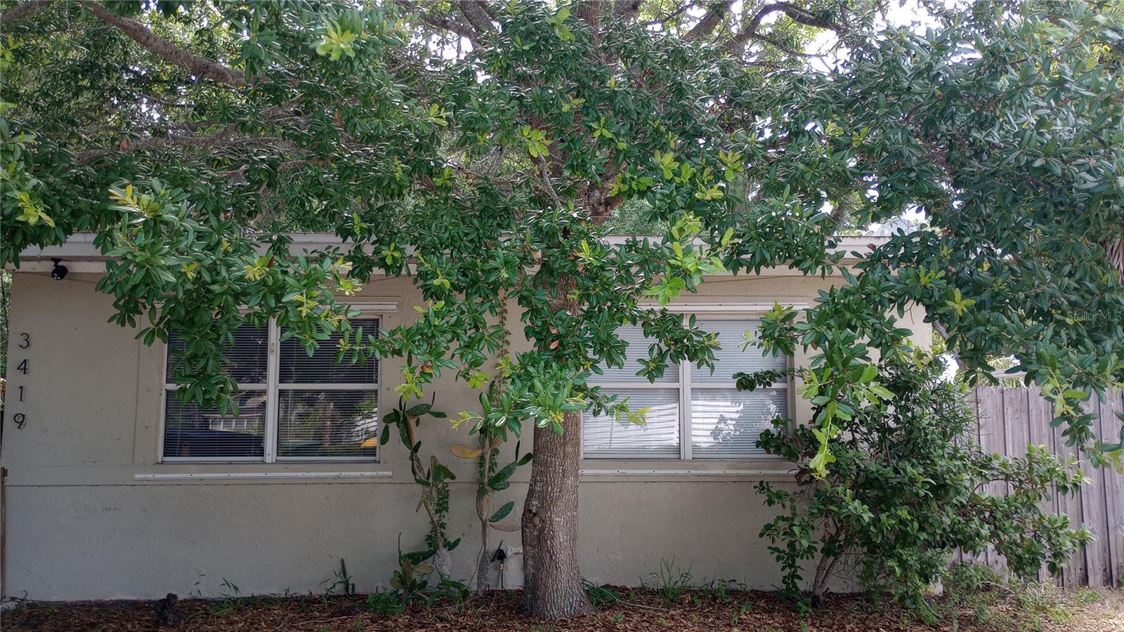 Single Family Residence in SARASOTA, FL - Daniel Dourado