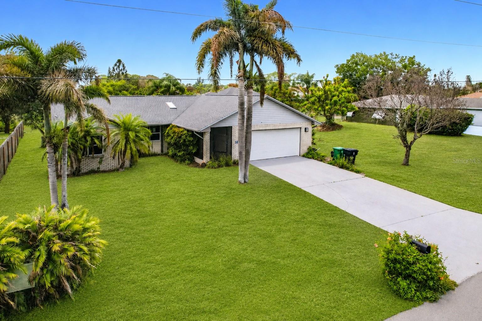 Single Family Residence in PORT ST LUCIE, FL - Daniel Dourado