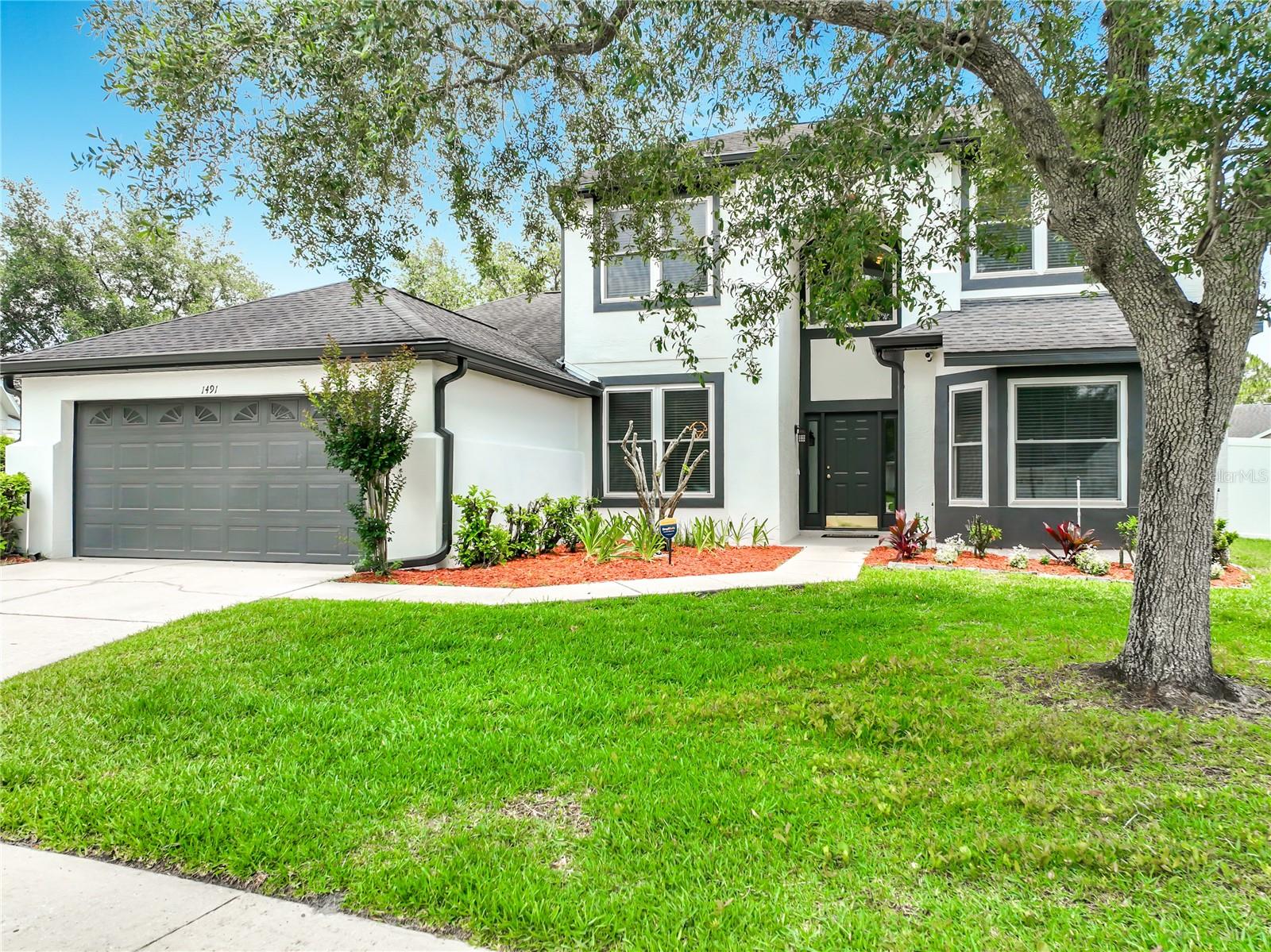 Single Family Residence in OVIEDO, FL - Daniel Dourado