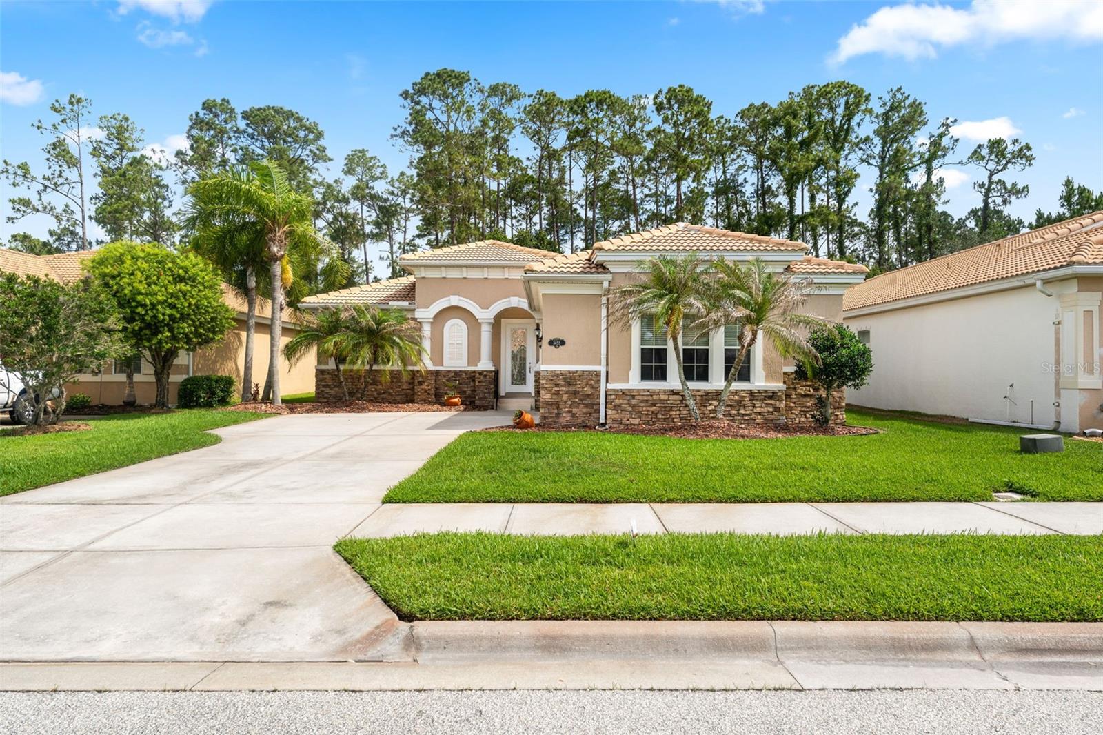 Single Family Residence in NEW SMYRNA BEACH, FL - Daniel Dourado