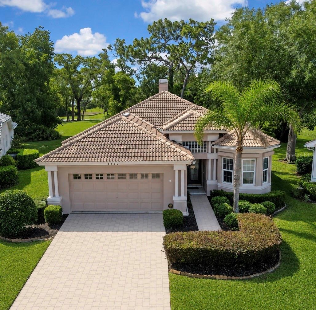 Single Family Residence em WEEKI WACHEE, FL - Daniel Dourado